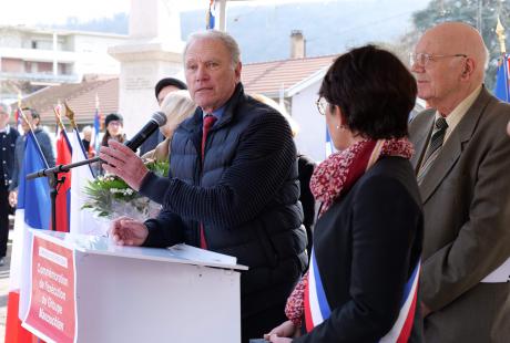 Daniel Marandjian recevait la médaille de la Ville.