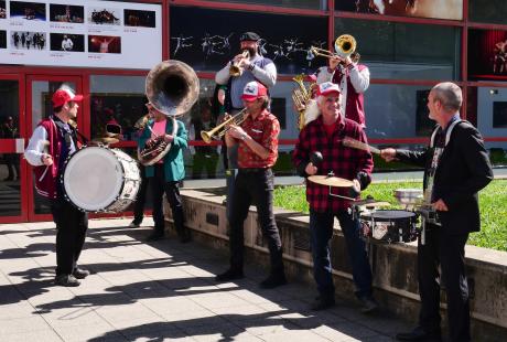 La fanfare 38 tonnes a animé l'après-midi.