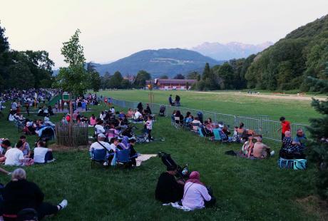 Le parc Robert-Buisson accueillait le feu d'artifice.