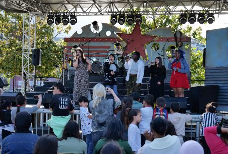 Les jeunes du stylo au micro ont assuré la première partie de la soirée musicale.