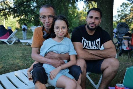 Petits et grands sont invités à profiter d'une journée de jeux mais aussi de détente sous les arbres.