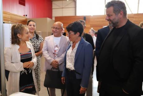 Comme chaque année, les élu-es – la maire Amandine Demore, le premier adjoint aux sport Pierre Labriet et l'adjoint à la vie associative Zaïm Bouhafs notamment –, ont fait le tour des stands pour saluer les bénévoles.