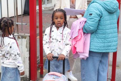 Pour les parents, c'est l'occasion de venir à la pêche aux renseignements auprès des enseignants...
