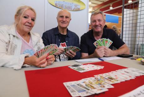 Les bénévoles, ici ceux du club de tarot d’Échirolles, qui propose aussi des cours de belote et de coinche, étaient prêts à jouer leur carte pour séduire de nouveaux pratiquants...