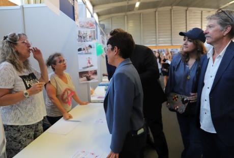 Comme chaque année, les élu-es – la maire Amandine Demore, le premier adjoint aux sport Pierre Labriet et l'adjoint à la vie associative Zaïm Bouhafs notamment –, ont fait le tour des stands pour saluer les bénévoles.
