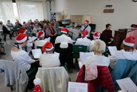 La chorale de Maurice-Thorez.