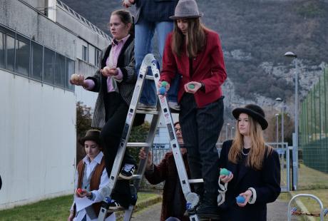 Le carnaval'anche a réuni des centaines de personnes pour une après-midi placée sous le signe de l'hiver et de la bonne humeur.
