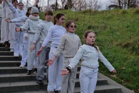 Le carnaval'anche a réuni des centaines de personnes pour une après-midi placée sous le signe de l'hiver et de la bonne humeur.