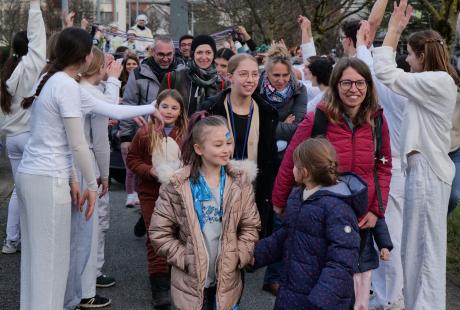 Le carnaval'anche a réuni des centaines de personnes pour une après-midi placée sous le signe de l'hiver et de la bonne humeur.