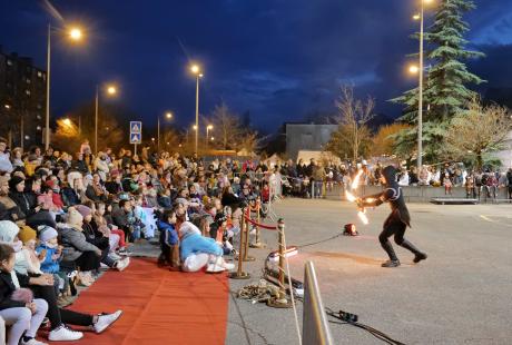 Le carnaval'anche a réuni des centaines de personnes pour une après-midi placée sous le signe de l'hiver et de la bonne humeur.