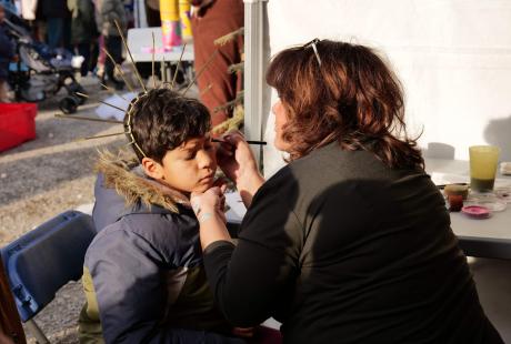 Le carnaval'anche a réuni des centaines de personnes pour une après-midi placée sous le signe de l'hiver et de la bonne humeur.