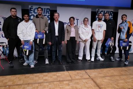 Et l'ensemble des sportifs et sportives Echirollois ont défilé sur la scène de La Rampe afin de recevoir leur (juste) récompense... et de poser pour la photo souvenir !