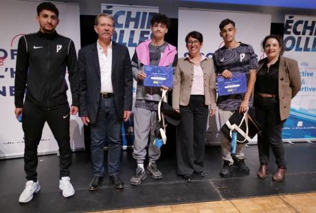 Et l'ensemble des sportifs et sportives Echirollois ont défilé sur la scène de La Rampe afin de recevoir leur (juste) récompense... et de poser pour la photo souvenir !