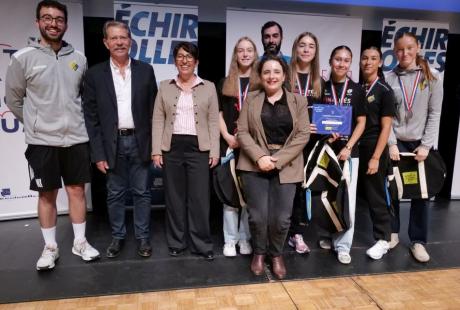 Et l'ensemble des sportifs et sportives Echirollois ont défilé sur la scène de La Rampe afin de recevoir leur (juste) récompense... et de poser pour la photo souvenir !