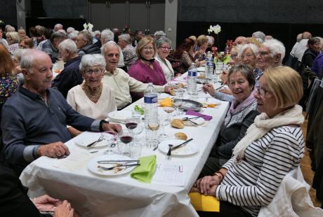 Un menu de fête était partagé entre amis, voisins ou simples connaissances