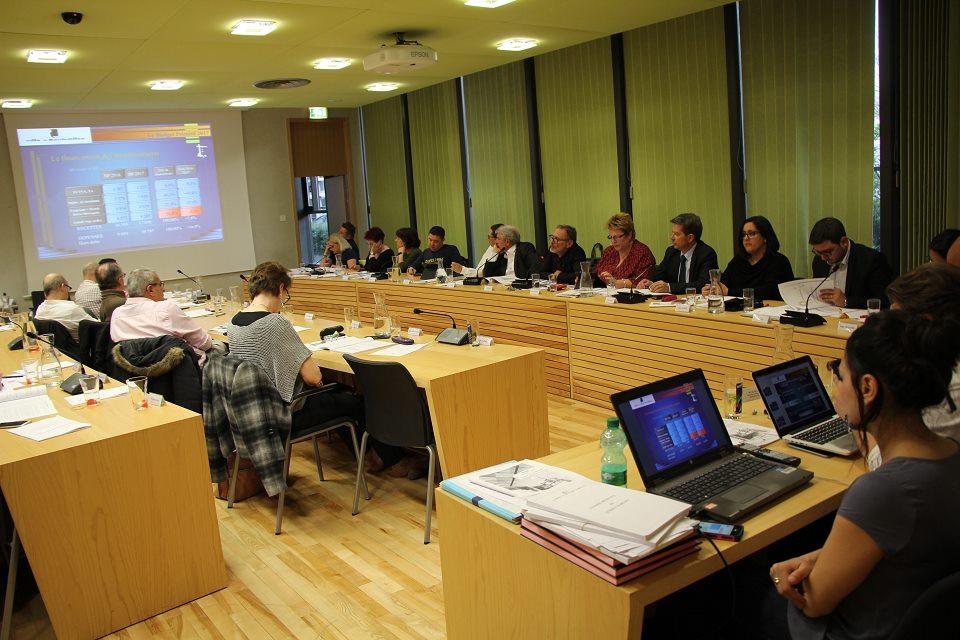 Présentation du budget au conseil municipal. Présentation du budget au conseil municipal.