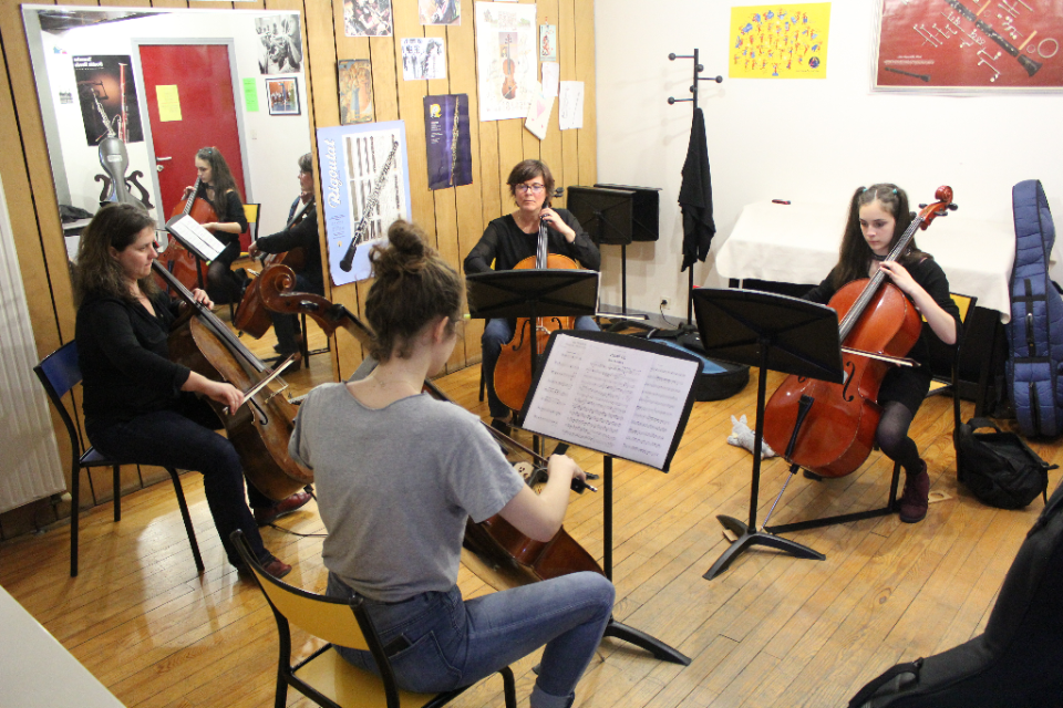 Master classe au conservatoire de musique Jean-Wiéner Des musiciens de Divertimento dirigent des master classes au conservatoire Jean-Wiéner