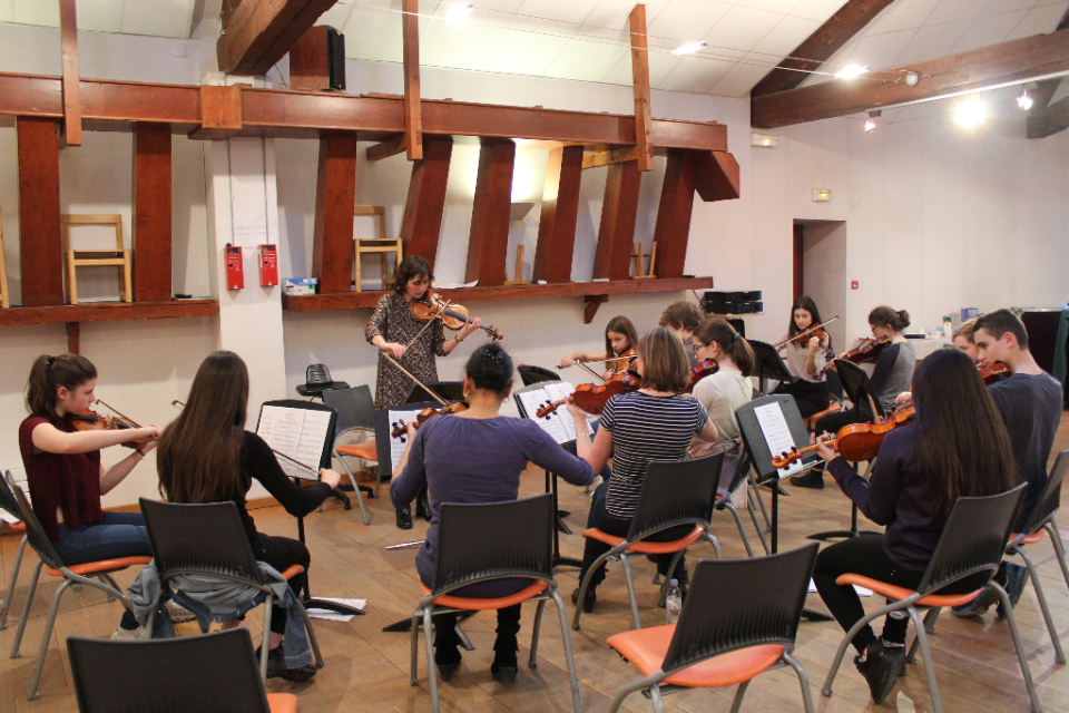 Master classe au conservatoire de musique Jean-Wiéner Des musiciens de Divertimento dirigent des master classes au conservatoire Jean-Wiéner