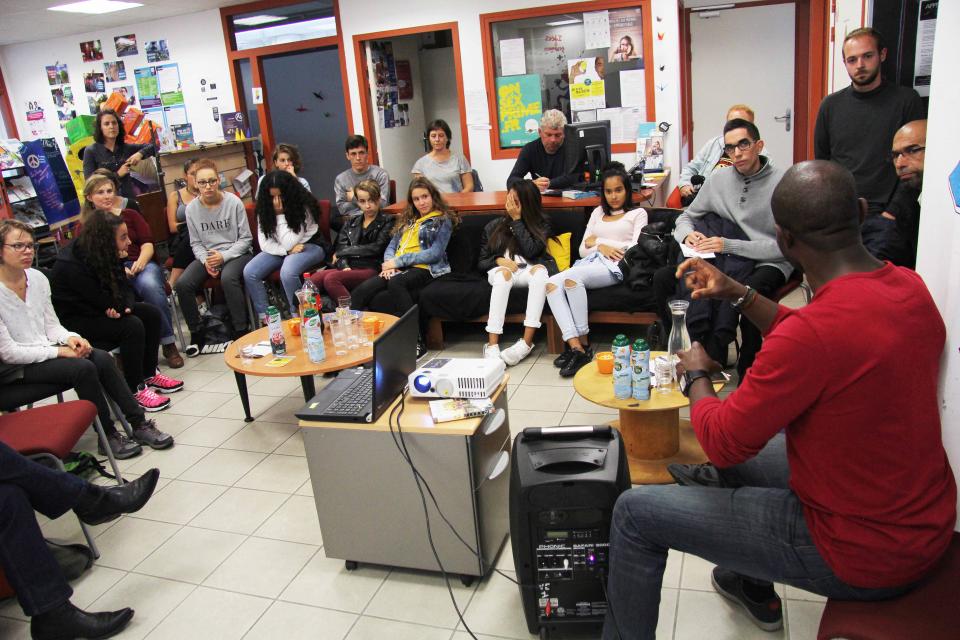 Le danseur chorégraphe Bouba Landrille Tchouda présente le projet Vies Violences de la Cie Malka