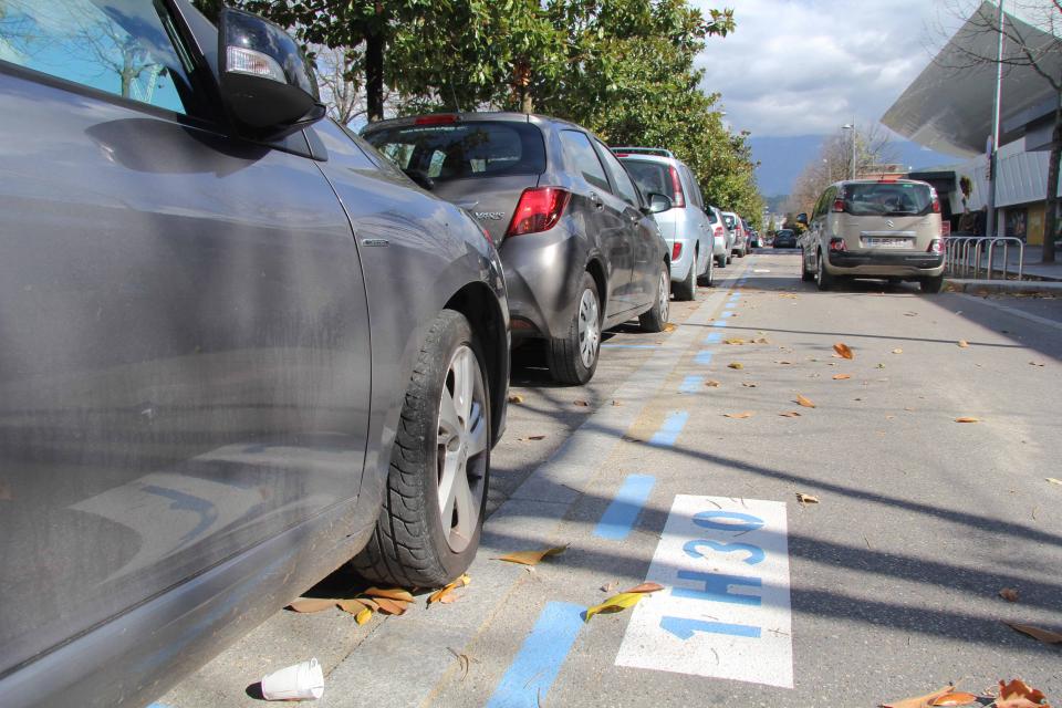 Travaux préparation zone bleue centre ville La zone bleue devant le mutliplexe Pathé