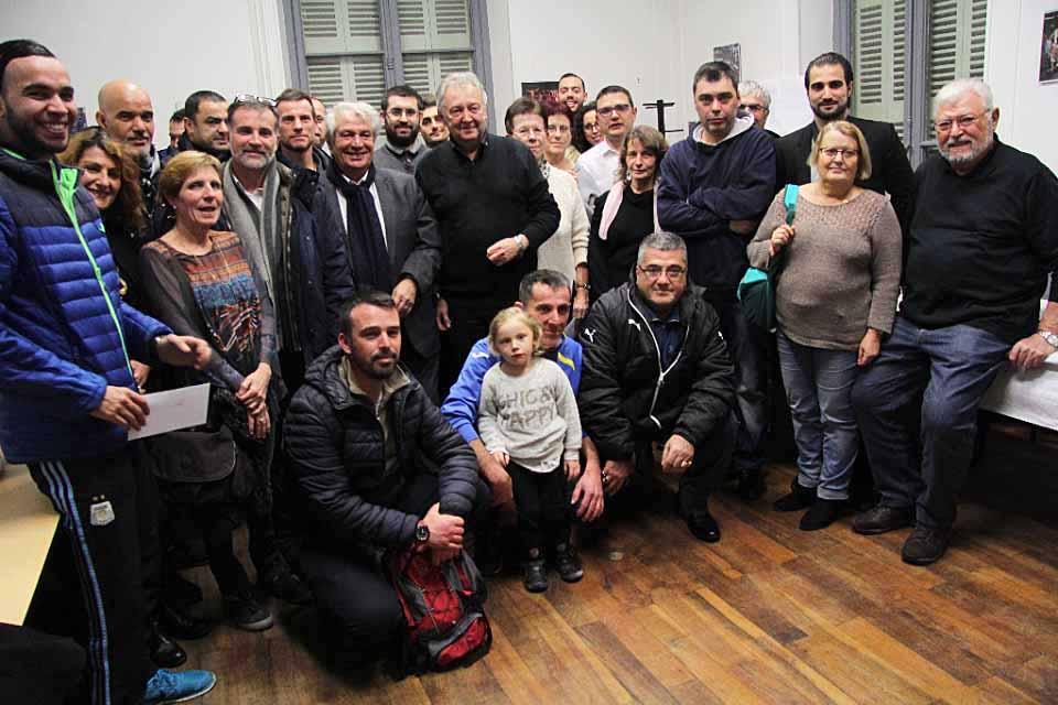 Remise des chèques aux associations sportives