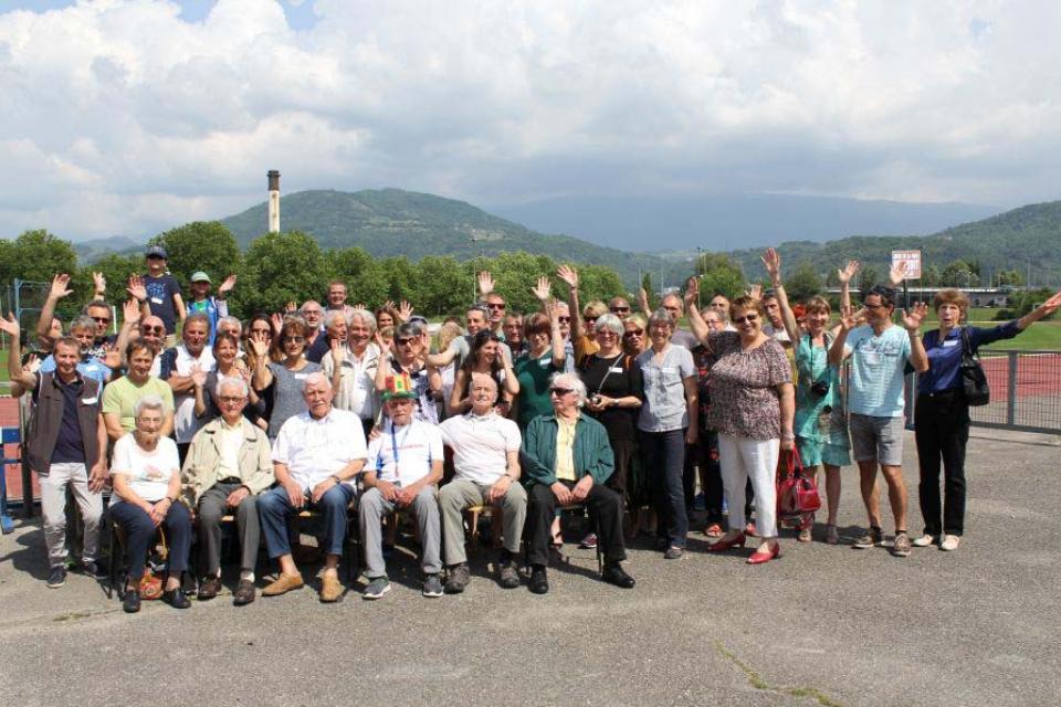 Photo de groupe avec Edmond Guicherd qui fête ses 90 ans