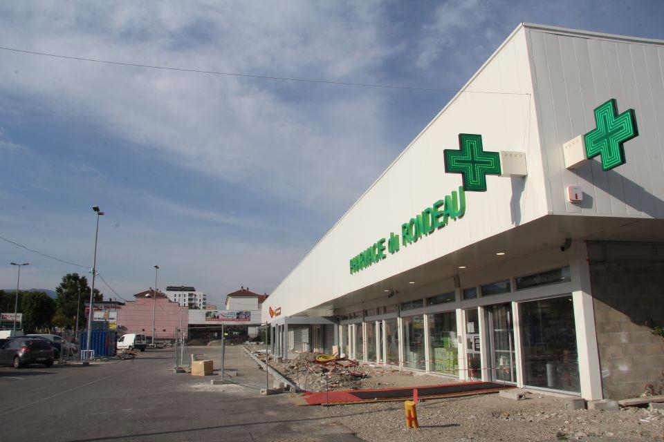 La pharmacie a rouvert dans ses nouveaux locaux