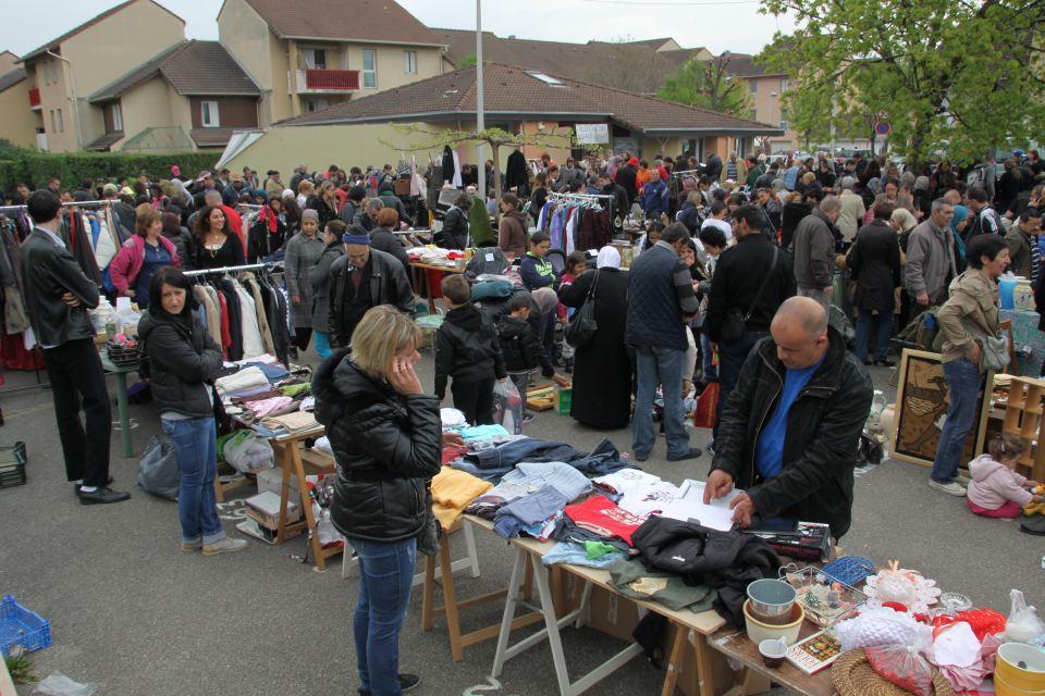 Vide grenier Espace Fleuri
