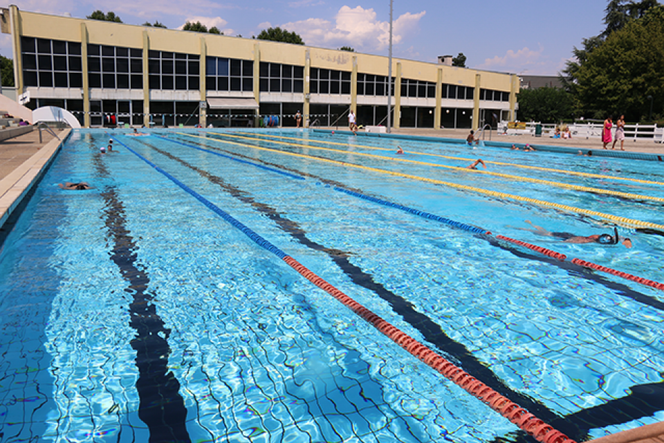 Stade nautique Le bassin extérieur de 50 m.