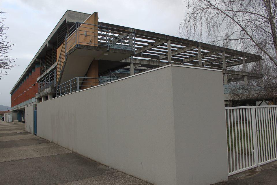 Vue extérieure du bâtiment de l'Ehpad Champ Fleuri