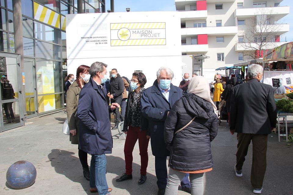 Concertation PNRU Essarts-Surieux Elu-es et technicien-nes de la Ville évoquent l'actualité du PNRU sur le secteur avec les habitant-es.