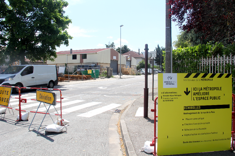 La chantier de constructions de la nouvelle piste cyclable sur la rue de la Paix