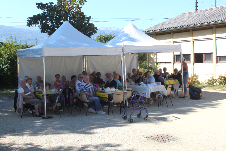 Les membres du foyer Marie-Curie se sont retrouvés autour d'un repas mercredi dernier, après 18 mois sans se voir.