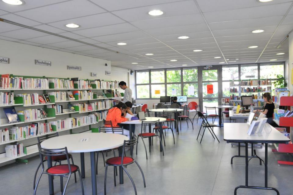 Bibliothèques : Ca passe sans Pass pour les 12-17 ans Bibliothèques : Ca passe sans Pass pour les 12-17 ans