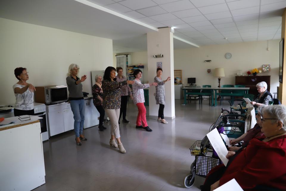 Maria Sulli donne une initiation à l'opérette et à la comédie musicale, pour préparer et fêter les 40 ans d'Alp'opérette.