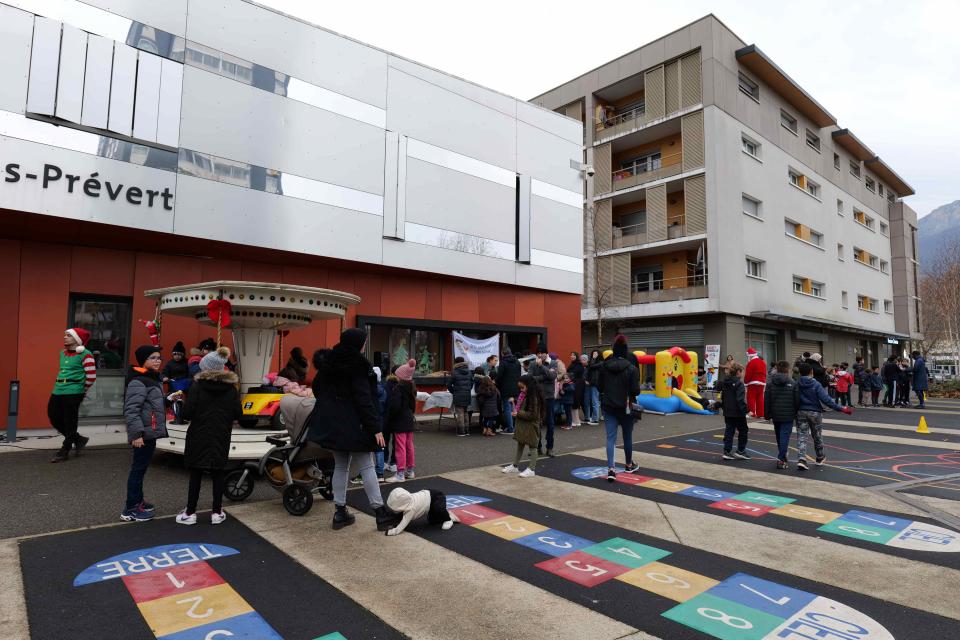 Divers jeux et ateliers étaient proposés lors d'une belle fête de fin d'année de l'association Kayane et la MDH.