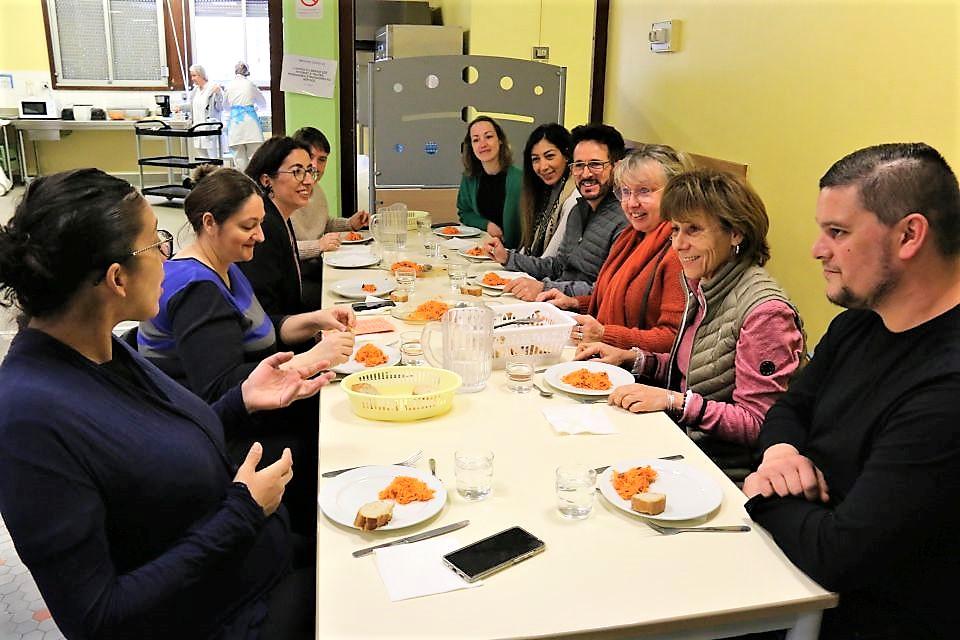 Restauration scolaire : Les enfants, les parents et les pros, à table ! Restauration scolaire : Les enfants, les parents et les pros, à table !