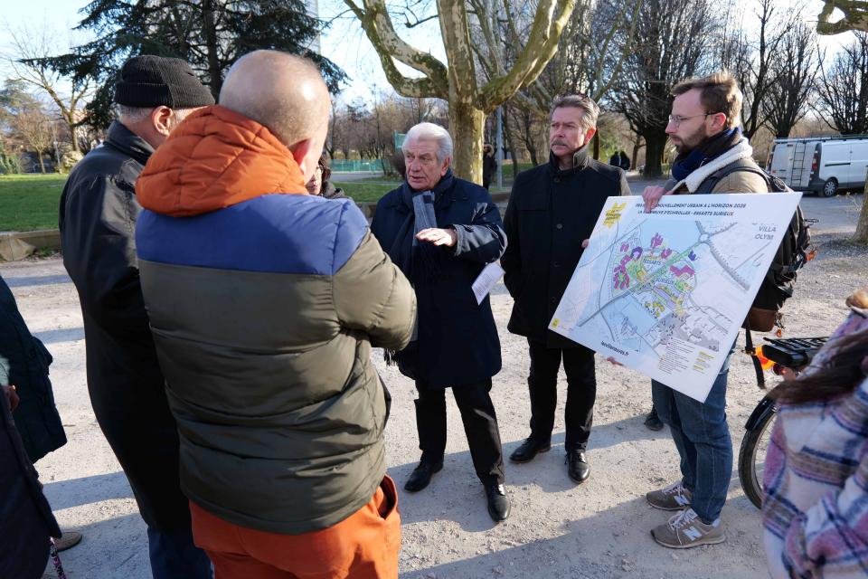 Renzo Sulli a pu discuter du projet avec des habitants du quartier.