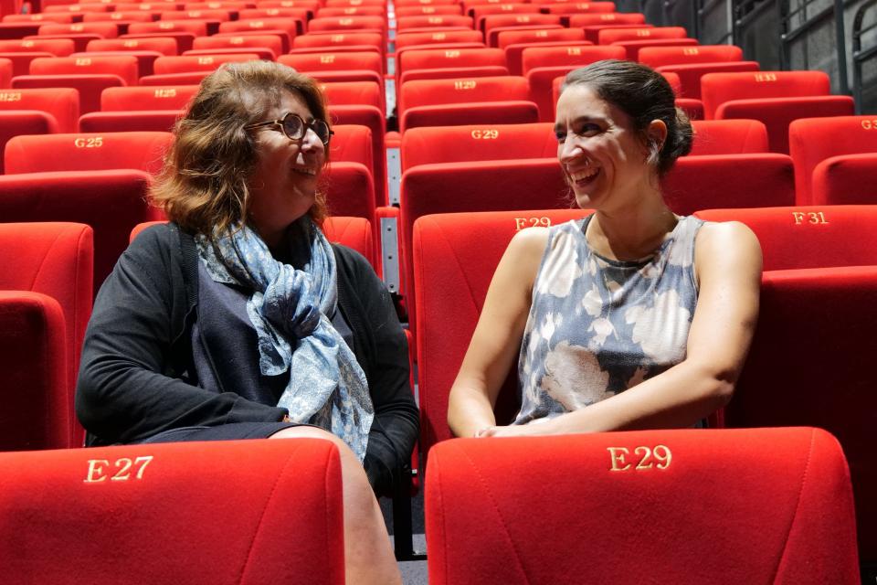 Josefa Gallardo, directrice de La Rampe - La Ponatière, et la danseuse Joana Schweizer.