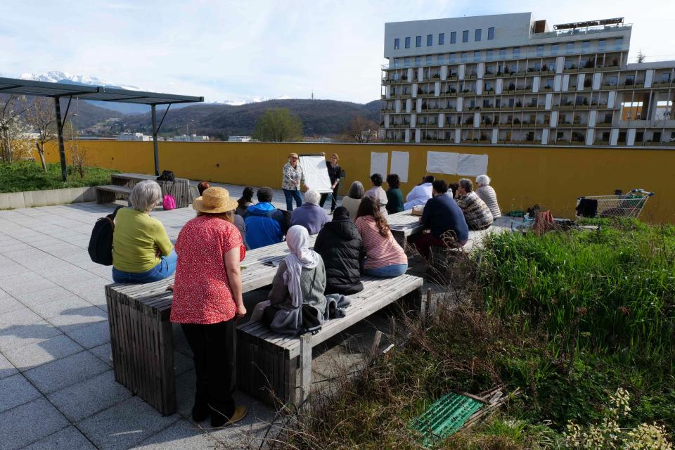 Brigitte Neyton, de Jardins Vivants, a animé un atelier sur la gestion de l'eau et de la fraîcheur dans le potager.