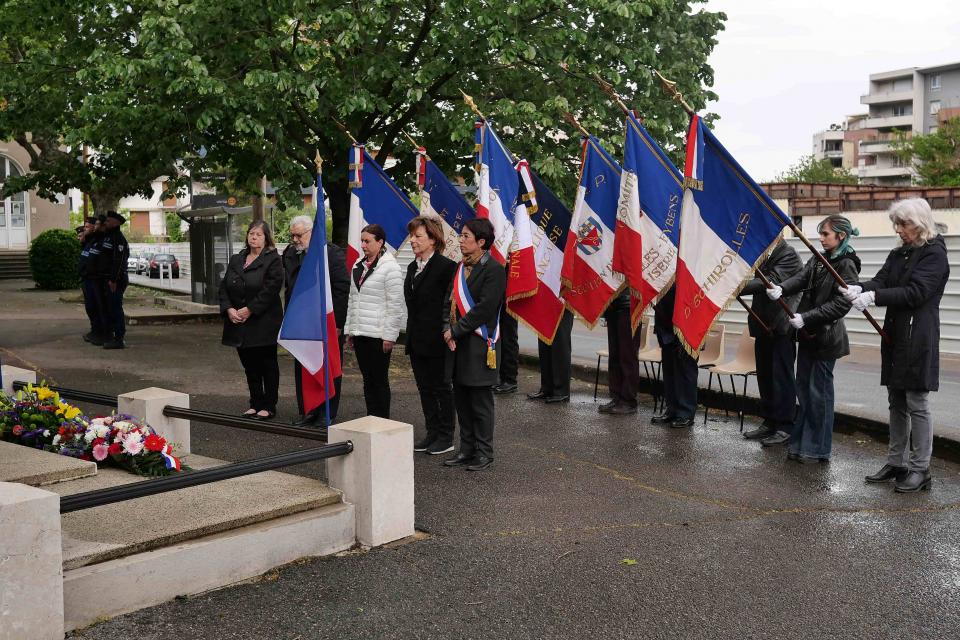 La Journée nationale du souvenir des victimes et des héros de la déportation a lieu tous les derniers dimanches d'avril.