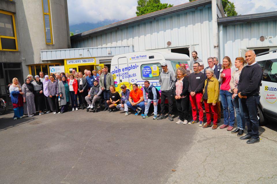 Emploi solidaire La caravane a fait étape à Echirolles
