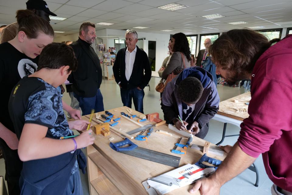 Divers ateliers manuels étaient animés par des bénévoles de l'association ou des habitants du quartier.