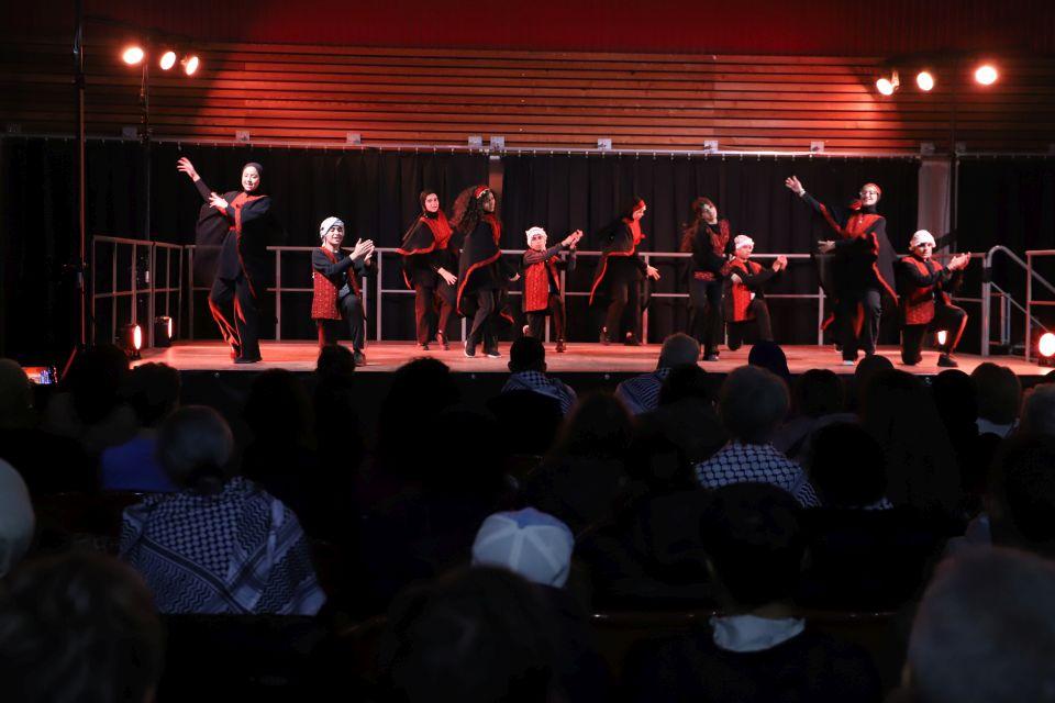 Camps d'Askar : En danse libre...