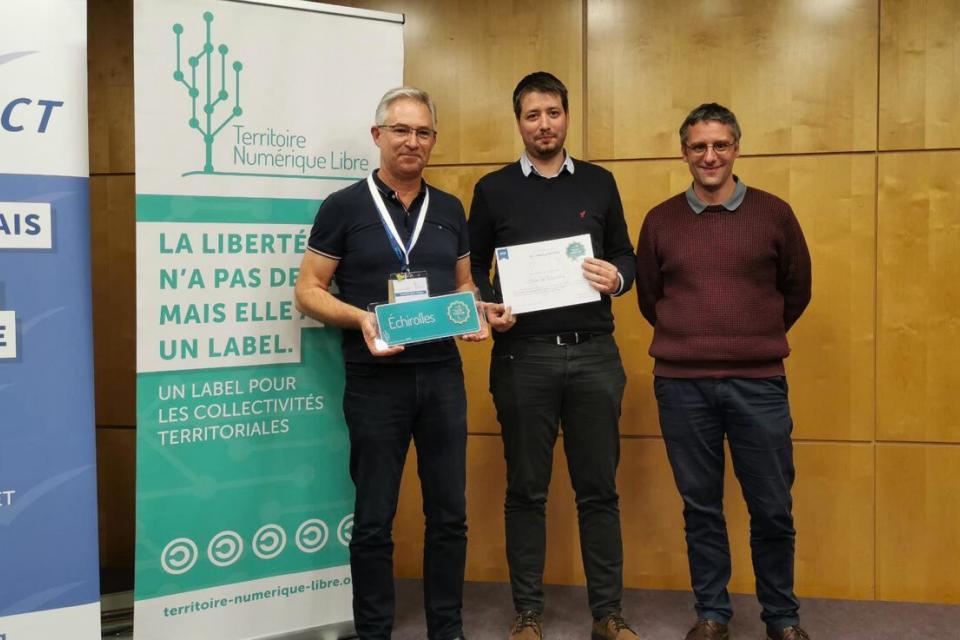 Nicolas Vivant, Aurélien Farge et Philippe Le Brouster lors de la remise du label.