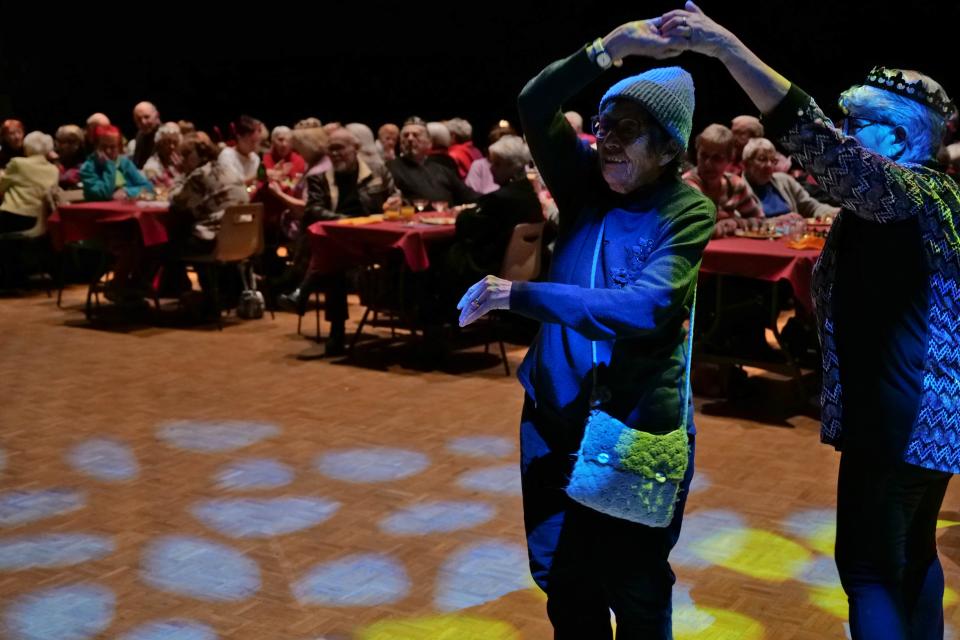 L'occasion pour les seniors des différentes structures de passer un moment convivial.