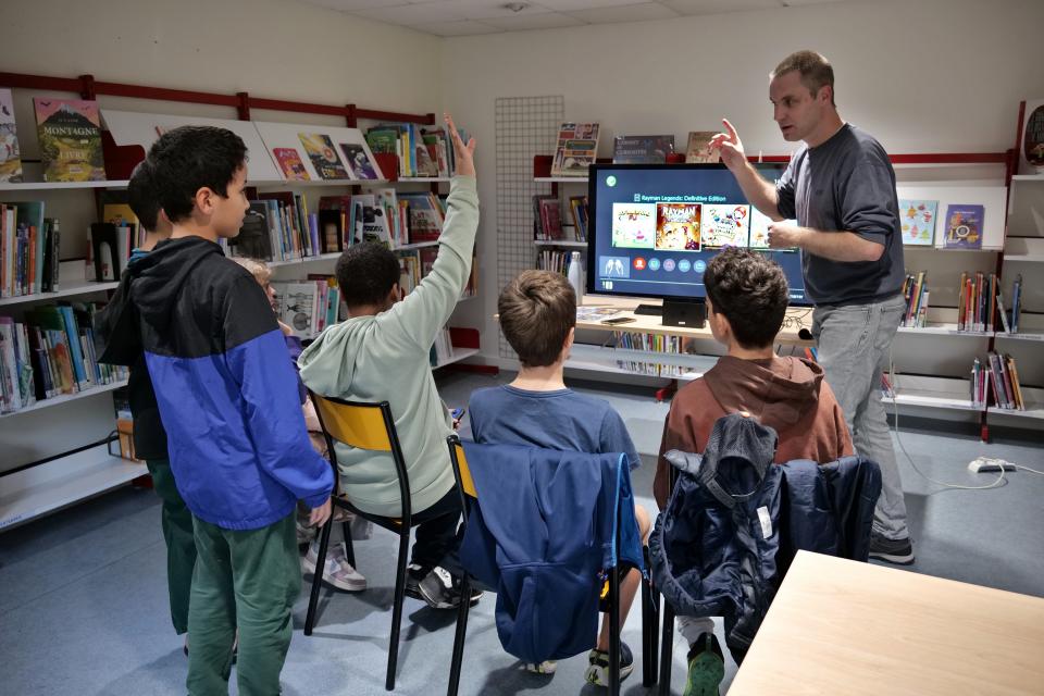 Guillaume Ginoux animait le temps fort de cette semaine jeux vidéo, ici à la bibliothèque Neruda